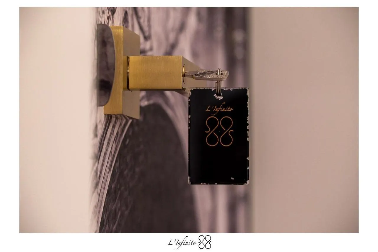 نابولي L'Infinito 88 Charmant Rooms